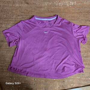 Nike Dri-FIT Cropped Short Sleeve Training Top Purple Size L